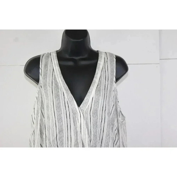 ladies LUSH cold shoulder Blouse size XS - Picture 2 of 6